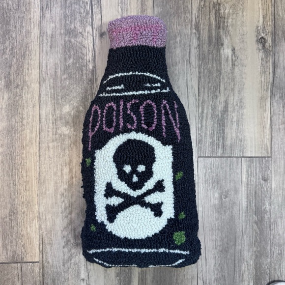 Peking Handicraft Hooked Halloween Decor Poison Bottle Pillow 9x18 - Picture 6 of 12